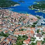 Vila Mila * Vela Luka